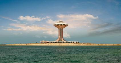 سائقون في الخبر